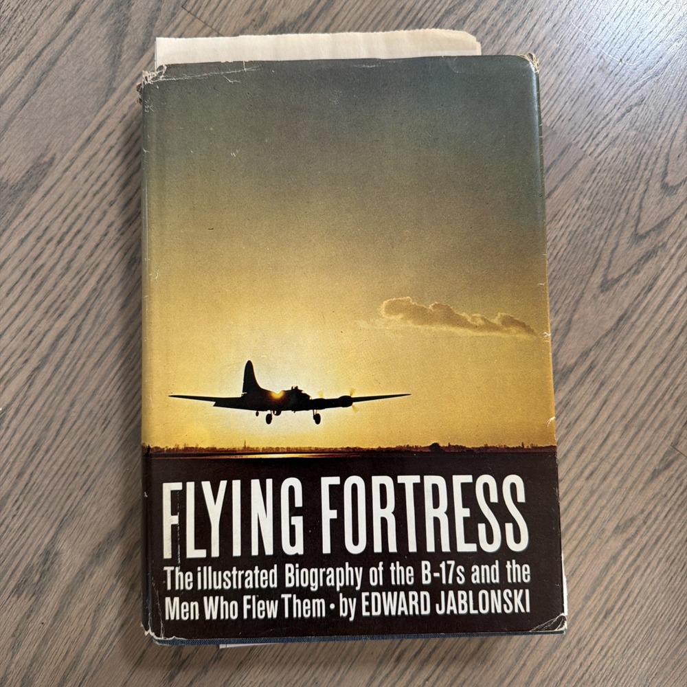 VINTAGE Flying Fortress - Edward Jablonski B-17 Bomber / USAF /1965 HCDJ Ist Ed
